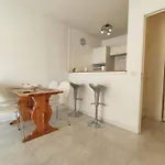 2 Pieces Avec Terrasse A 100m De La - Parking Prive, Antibes - Fr-1-252-155 Apartman