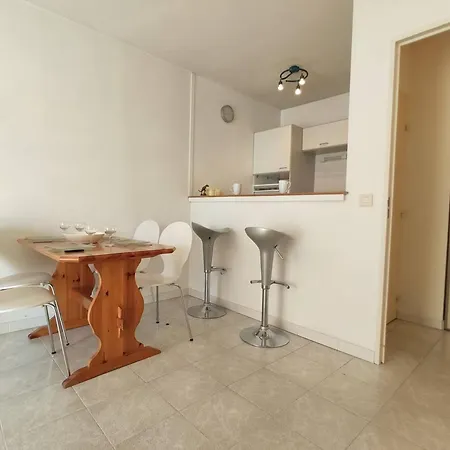 2 Pieces Avec Terrasse A 100m De La - Parking Prive, Antibes - Fr-1-252-155 דירה