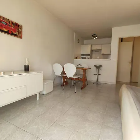 דירה 2 Pieces Avec Terrasse A 100m De La - Parking Prive, Antibes - Fr-1-252-155 ז'ואן-לה-פינס