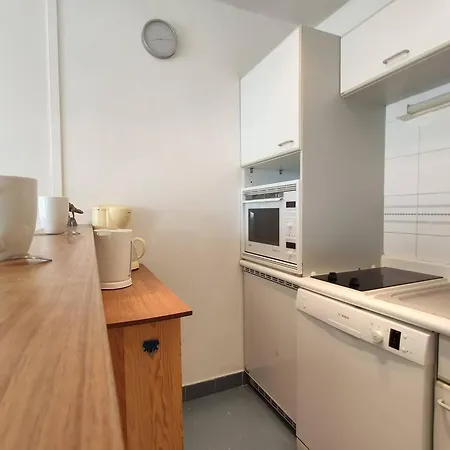 2 Pieces Avec Terrasse A 100m De La - Parking Prive, Antibes - Fr-1-252-155 Juan-les-Pins